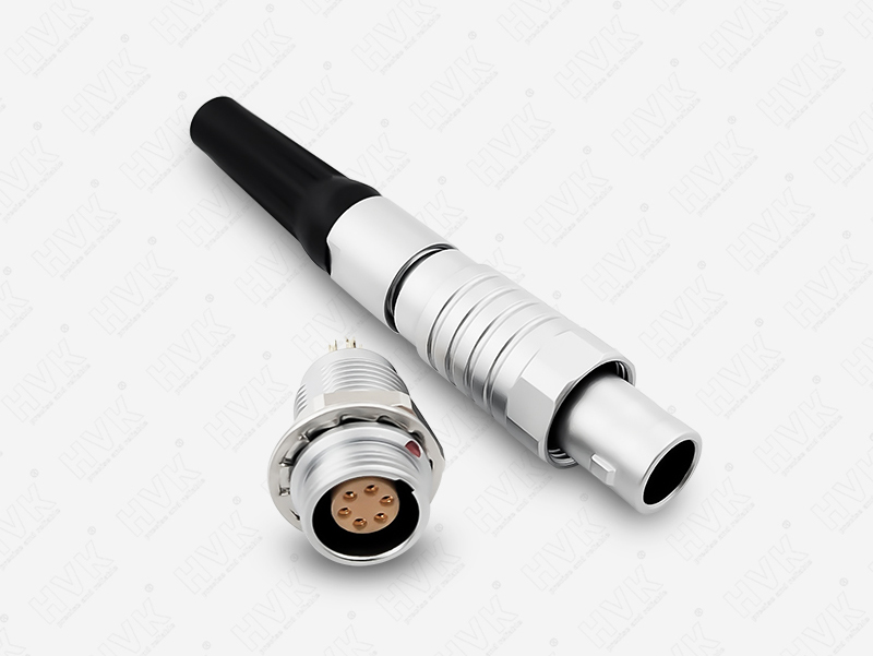 圓形航空插頭的使用是否受到特定設備的電源要求？